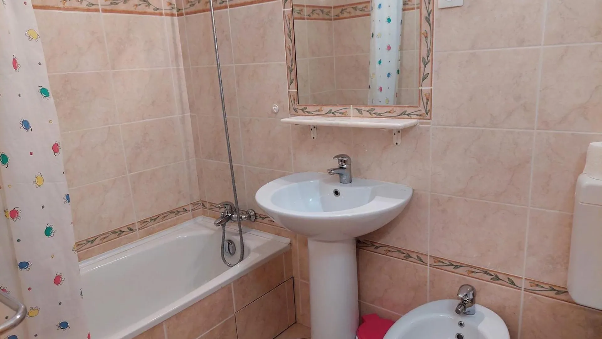 Studio Pour 2 Avec Balcon, Wifi Et Parking A Brides-Les-Bains - Fr-1-512-226