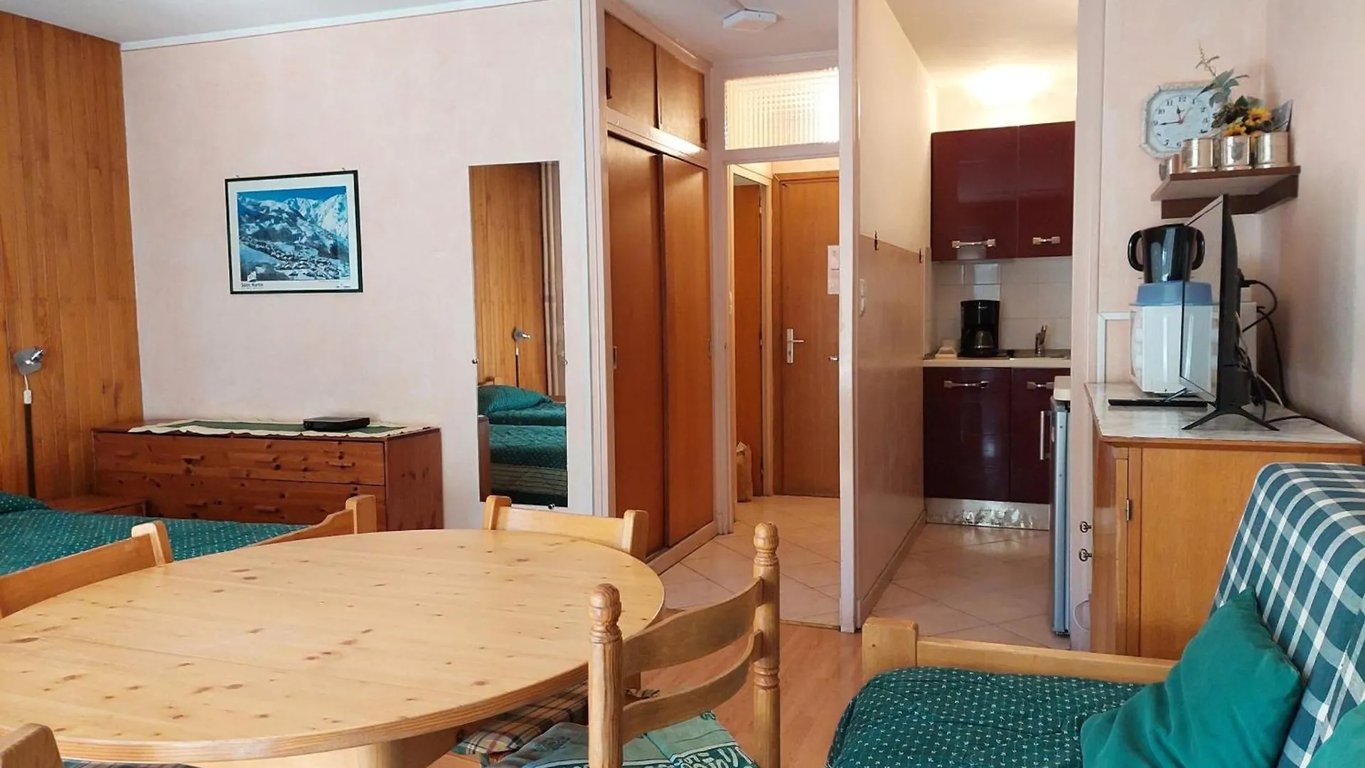 Apartment Studio Pour 2 Avec Balcon, Wifi Et Parking A Brides-Les-Bains - Fr-1-512-226 France