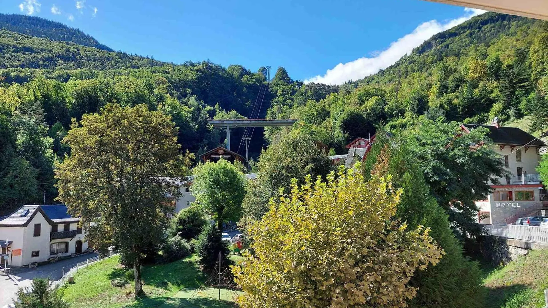 Studio Pour 2 Avec Balcon, Wifi Et Parking A Brides-Les-Bains - Fr-1-512-226